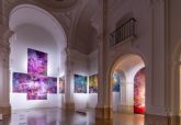 El comisario de 'C�dex' y su autor ofrecen una visita guiada a la exposici�n en la Sala Ver�nicas