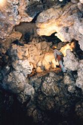 La Comunidad instala un vallado de protecci�n en la Cueva de La Matea de Sierra Espu&ntilde;a