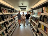 El Bibliobs vuelve a Santiago de la Ribera para llenar el verano de lecturas junto al mar