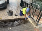 Continan los trabajos de limpieza de imbornales y ramblas en previsin de lluvias