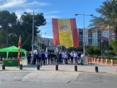 VOX celebra el Da de la Hispanidad con una bandera de grandes dimensiones en Murcia