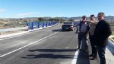 Fulgencio Gil celebra la entrada en servicio del nuevo puente sobre la rambla de Biznaga