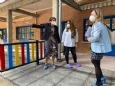 La instalaciA3n de una valla en el patio de la Escuela Infantil de Santiago el Mayor mejora la seguridad de los niños y niñas frente al Covid-19