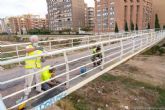 Infraestructuras renueva la pasarela peatonal de la Rambla de Benipila