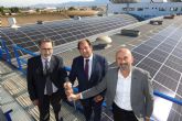 El director general Horacio Sánchez visita la nueva planta fotovoltaica de la empresa DFM Logística