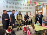 36 alumnos de Primero de Primaria del CEIP Nuestra Señora de La Fuensanta de Beniajn reciben la visita del cuerpo de bomberos