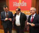 La cordialidad marca el encuentro entre el alcalde y la nueva directiva del Real Murcia