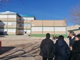La consejera de Educación visita las obras para la retirada de fibrocemento en el colegio Méndez Núñez de Yecla