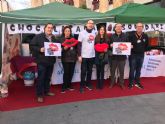 La Asociacin AEMA III realiza en Lorca la campaña 'Kiss Goodbye To Ms' con el objetivo de recaudar fondos para la investigacin de la Esclerosis Mltiple