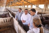 El Alcalde destaca el enorme esfuerzo realizado por los profesionales del porcino, que han impulsado a Lorca como referencia internacional en producción e investigación
