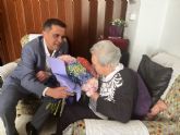 El Alcalde Serrano felicita a Concepcin Lax, la abuela de Espinardo, por su 108 cumpleanos
