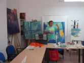 Javier Lorente imparti una masterclass de pintura para los mayores de Servicios Sociales