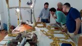 Una nueva fase de trabajo en el Palacio de Guevara recupera bienes muebles, pinturas y lámparas originales pertenecientes a la ornamentación del Salón Amarillo