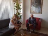 La alcaldesa de Campos del Río mantiene un encuentro con el consejero de Hacienda y Administraciones Públicas
