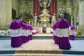 Trece nuevos can�nigos del Cabildo Catedral tom� posesi�n este s�bado en la Seo hispalense