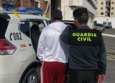 La Guardia Civil detiene in fraganti a dos hermanos mientras robaban en viviendas de Mazarrn