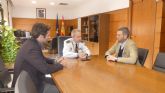 El alcalde se reúne con el jefe superior de la Policía Nacional de la Región