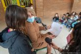 La alcaldesa explica a ninos de 2 de primaria de Canteras el funcionamiento del Ayuntamiento
