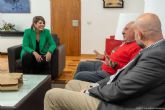 La alcaldesa agradece a Diego Segovia sus más de 40 años de divulgación de los bolos cartageneros