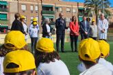 700 alumnos de Murcia forman un lazo azul para concienciar sobre el cncer infantil