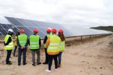 La planta fotovoltaica 'Pinilla Nexus' recibe la visita del alcalde y concejales del equipo de gobierno