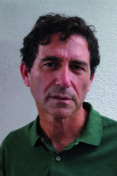 La Fea Burguesía conmemora el centenario de Miguel Espinosa con la edición de A propósito de Escuela de mandarines. Una mirada antropológica, de Juan Ruiz Parra