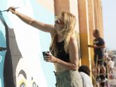 Los Alcázares empieza a llenar sus calles de color en el Festival Internacional de Arte Urbano