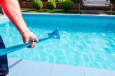 Piscina en casa: mantenimiento, beneficios y riesgos