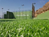 El Ayuntamiento instala un nuevo csped en el campo de ftbol de El Praco