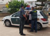 La Guardia Civil detiene a un joven e investiga a dos más por agredir a cinco adolescentes en una playa de Los Alcázares