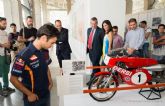 El antiguo CIM acoge una exposicin que repasa la historia del mundo del motor y sus protagonistas