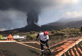 Cruz Roja da respuesta a las necesidades que aún persisten entre la población afectada por el volcán