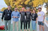 El concejal de Deportes apoya al triatleta Bernat Xavier Xamena en uno de los 17 ironman que disputar� en 17 d�as para una causa solidaria