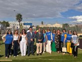 La Escuela Infantil de Santiago de la Ribera cuenta desde hoy con 15 moreras que dar�n sombra al patio de juegos
