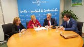 La Comunidad financia con 4,6 millones de euros la atención a 218 personas mayores en las residencias Caser de Murcia y Lorca