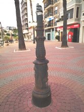 El PP califica de 'monumento al desgobierno' la farola de la Plaza Mayor de las Torres de Cotillas