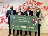 Ayuntamiento, Real Murcia y UCAM entregan a Critas la cantidad recaudada en el partido benfico de Navidad