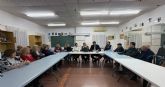 El PSOE defiende una revisión del PGOU con participación vecinal en un encuentro con la Asociación de Vecinos de El Raal