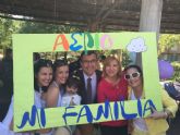 Padres, madres e hijos se dan cita en el Jard�n de la Seda para celebrar la fiesta de la familia
