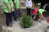 Los niños de Conectando Pedanías simbolizan en El Berro la unión entre sus centros