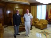 El almirante de Acción Marítima brinda la colaboración de la Armada a la Asamblea Regional de Murcia