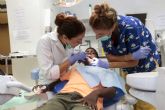 Los niños saharauis acogidos en familias murcianas acuden a hacerse revisiones a la clnica odontolgica de la UMU