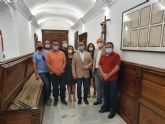 El alcalde de Lorca visita los trabajos en el pasillo del lado del Evangelio de la capilla del Rosario