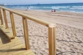 La Concejala de Litoral renueva el mobiliario urbano de madera en La Manga y Cabo de Palos dañado por los temporales
