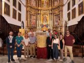 Antonio Rendn Presentada la nueva saya de la Divina Pastora en la Parroquia de San Pedro