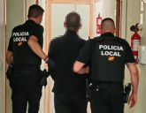La Policía Local detiene a un individuo por intentar forzar la entrada a una vivienda La Policía Local detiene a un individuo por intentar forzar la entrada a una vivienda