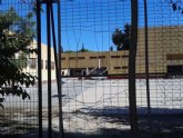 C’s reclama la reparación urgente del vallado exterior del IES Saavedra Fajardo para evitar fugas de alumnos y robos de material