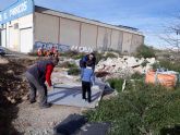 200 personas participan en la campaña de recogida de basura en la naturaleza en parajes de Alcantarilla
