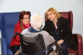 Familia apoya con 2,5 millones la atencin de personas mayores en la residencia Virgen del Rosario de Alhama de Murcia