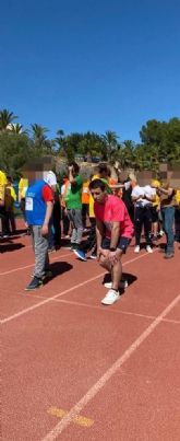 Usuarios del centro de día participan en el campeonato de atletismo regional